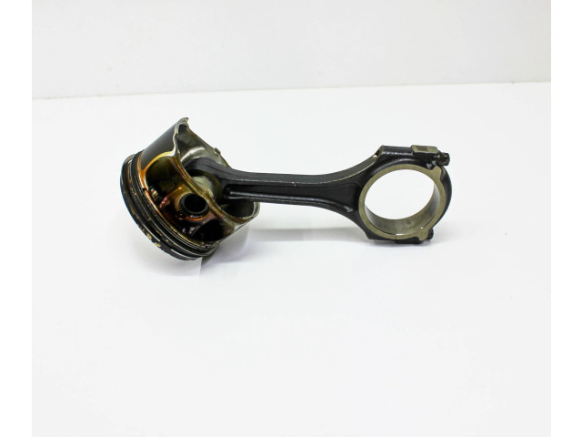  Поршень M 270.920 A2701917  Mercedes-Benz CLA C117 X117 W117  