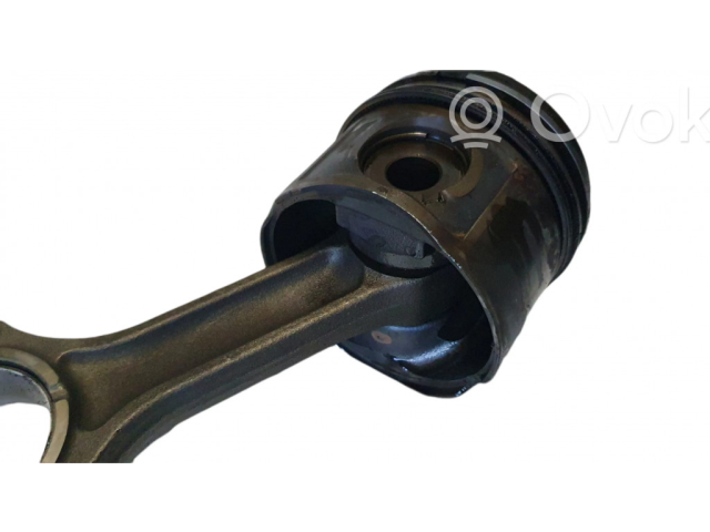 Píst    BMW 5 E39  pro naftový motor 3.0  