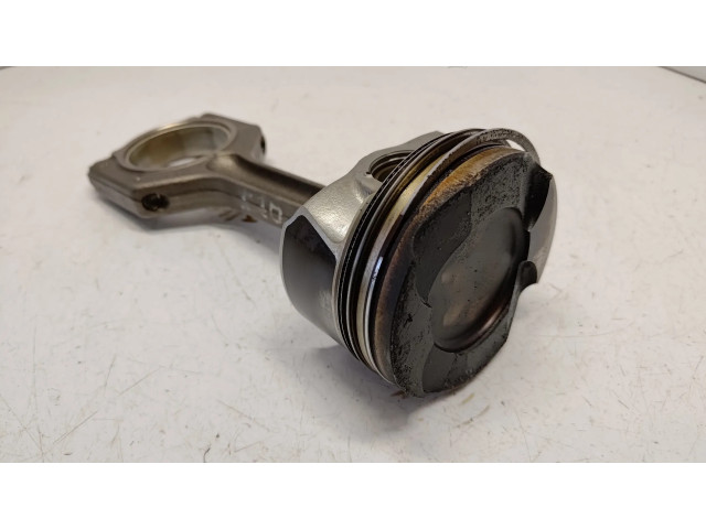Píst 8619196, 11258619196   BMW 4 F32 F33  pro benzínový motor 3.5 N55B30A 435i