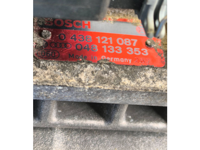 Топливная рампа 0438121087, 0986438235   Audi 80 90 B3   для двигателя AAD