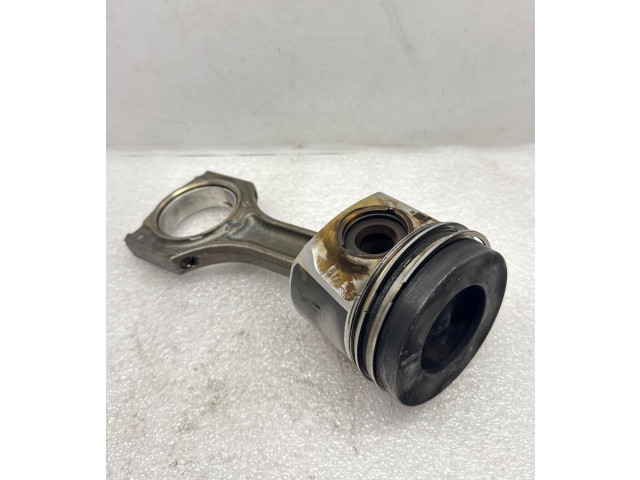  Поршень с шатуном  11248508023, 11258584899  BMW 5 G30 G31  