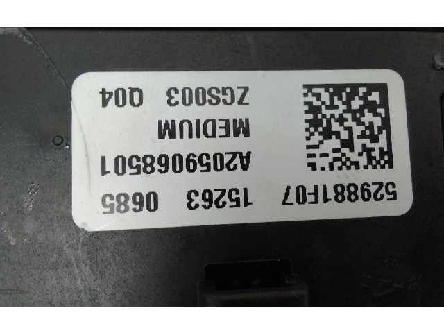   Pojistková skříňka 529881f07   Mercedes-Benz C W205 2014