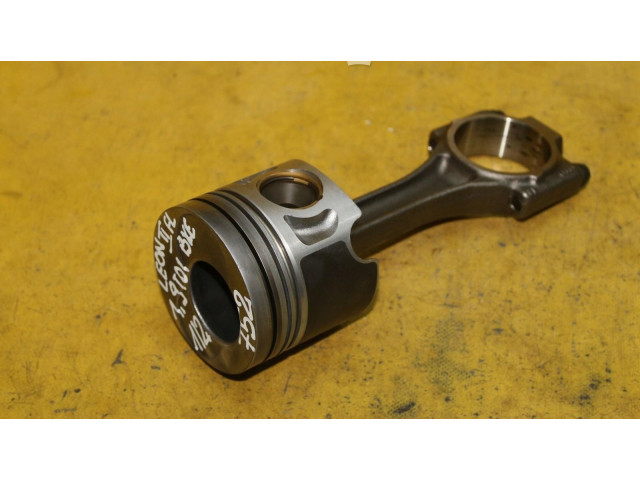 Поршень с шатуном  038G  Seat Leon (1P)  