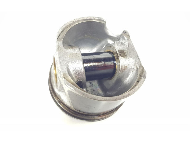 Píst 04L107065A, 04L107065A   Volkswagen Caddy     