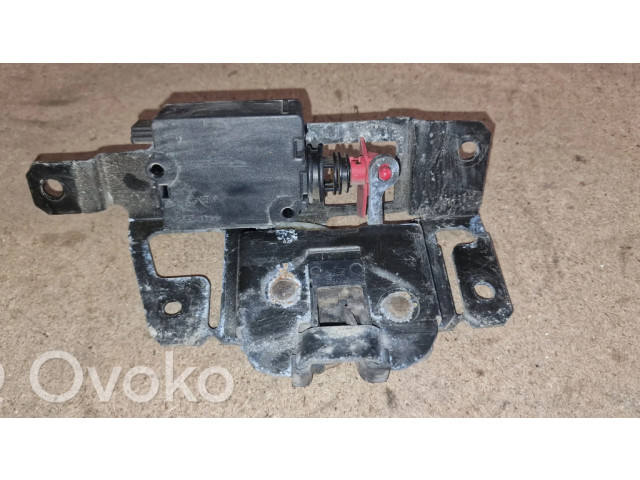 Zámek zadních dveří 51247057364   BMW 3 E46 2005