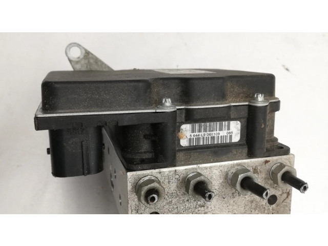 Jednotka ABS 6795188   BMW X1 E84 2011