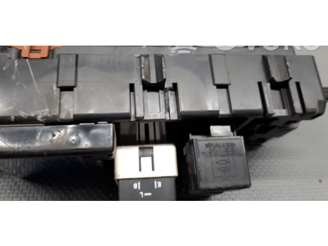 Блок предохранителей 2L040640   Mitsubishi Space Star    
