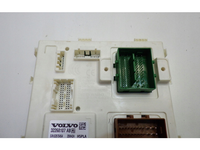 Pojistková skříňka Řídící jednotka BSM 32268107   Volvo XC40 2021