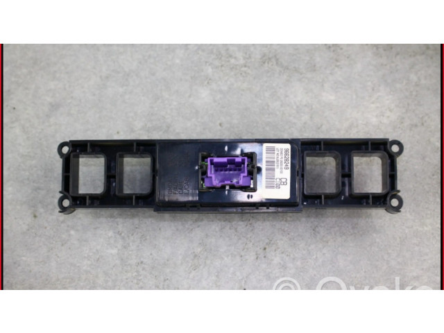 Дисплей    96628249   Chevrolet Captiva