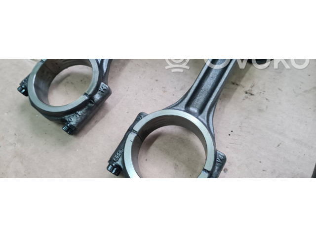 Píst 81L155   Audi A4 S4 B9    DEU DEUA 