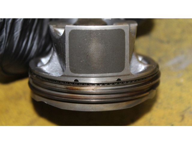 Píst 04EQ   Volkswagen Polo VI     