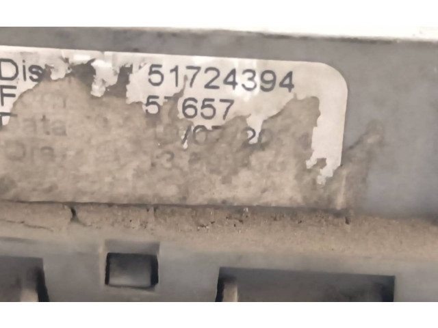 Блок предохранителей 51724394   Fiat Stilo 2002