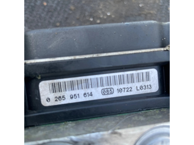 Jednotka ABS A2124313512   Mrcedes-Benz E C207 W207 2011