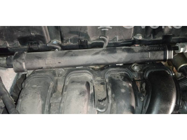 Vstřikovací lišta V75756458002, V757564580-02   Citroen C3 Picasso     