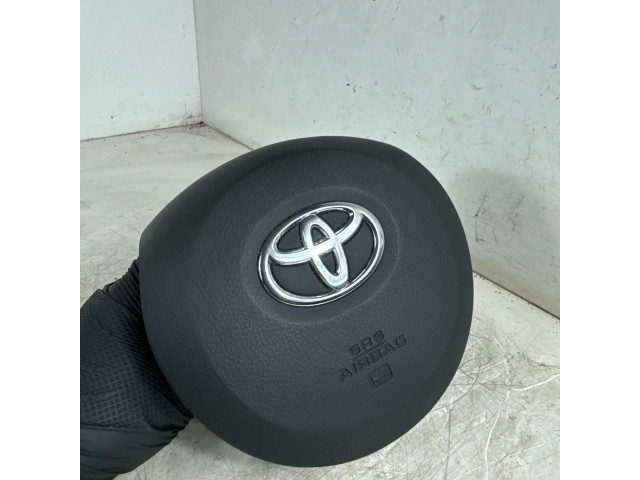 Подушка безопасности водителя 450190D420, 040067230D   Toyota Yaris