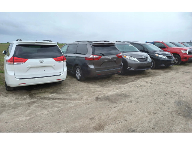 Вентилятор печки    272700-0560   Toyota Sienna XL30 III