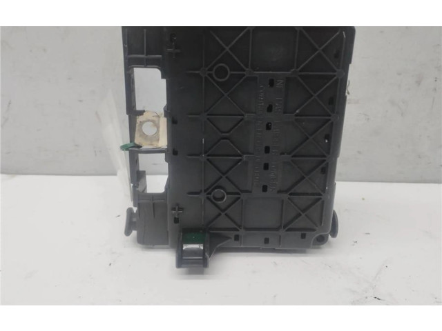 Блок предохранителей  U118470002J, 0090012   Peugeot Partner    