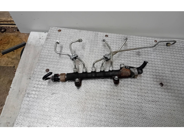 Vstřikovací lišta 12N12351   Toyota Auris 150    1AD 