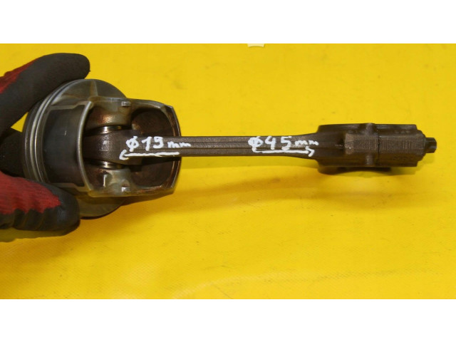 Píst    Audi A3 S3 8P     