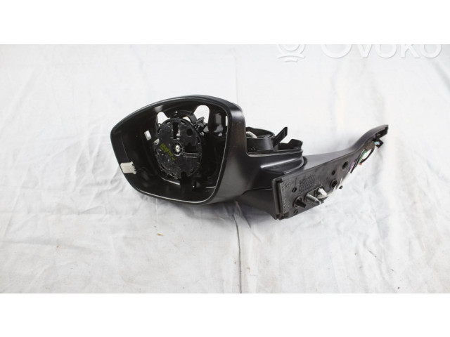 Zpětné zrcátko  Peugeot 208 2015  1611240880, E20211047  