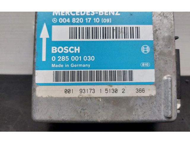 Блок управления двигателя 0048201710, 0285001030   Mercedes-Benz 190 W201