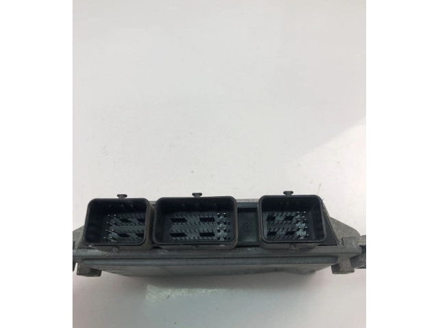 Řídící jednotka 8201076690, 8200700695   Renault Twingo II 2009