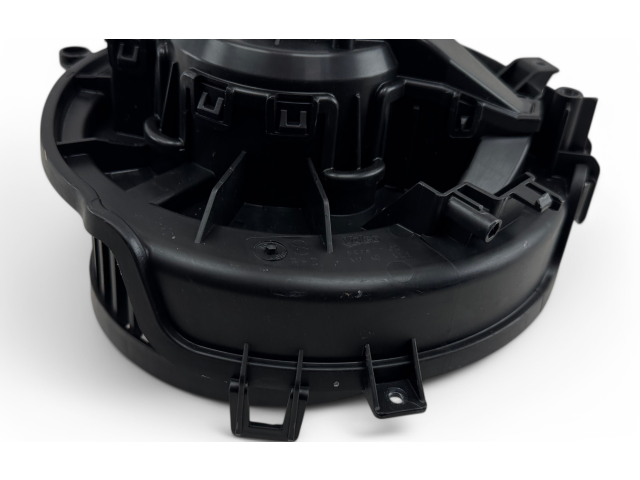 Вентилятор печки    5WC819015A, T72368C   Audi Q2 -