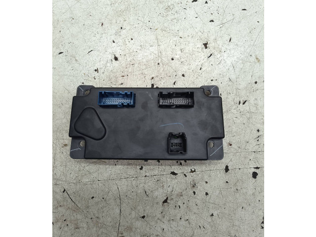 Pojistková skříňka Звукоусилитель 277605X20A, 12622814   Nissan Navara D40 2015