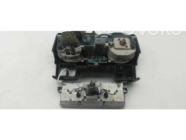 Přístrojová deska  Mitsubishi Montero 1987 69326410  