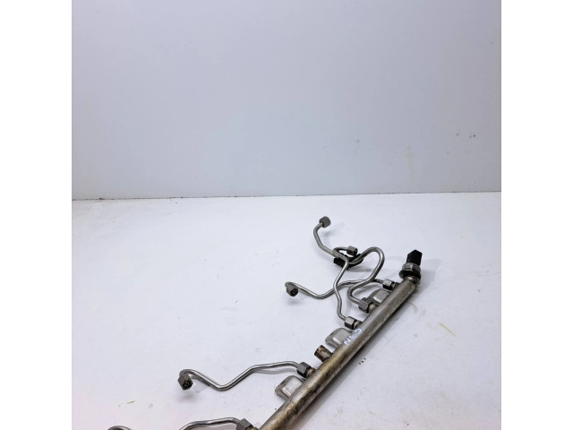 Vstřikovací lišta 13537547599, 7547599   BMW 5 F10 F11  pro benzínový motor 4.4  