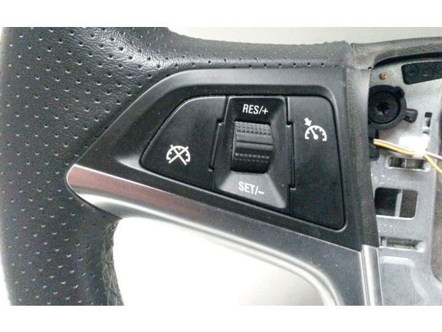Volant Opel Astra J 2012 13351022, 13351022  