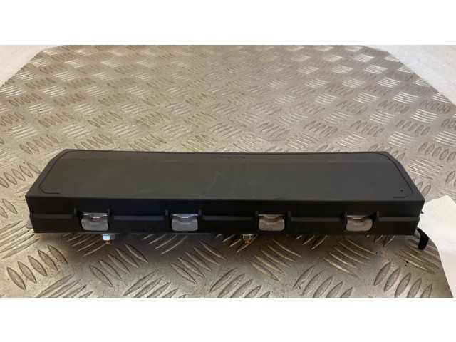 Подушка безопасности для колен 6820576   BMW 5 G30 G31