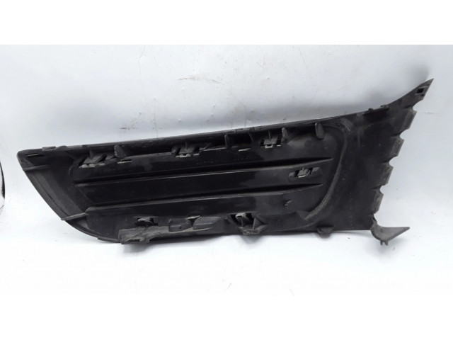 Нижняя решётка (из трех частей) Citroen C3 Picasso  99831L, 9682332477      