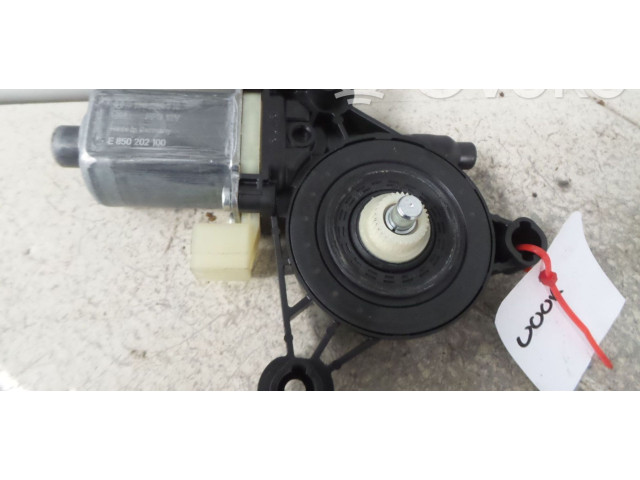 Передний двигатель механизма для подъема окон 5Q0959802B   Seat Ateca