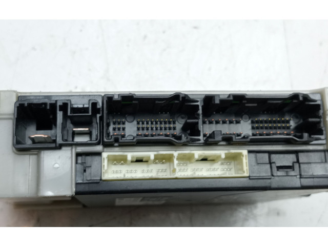 Pojistková skříňka Řídící jednotka BSM 82730F4010, 89221F4120   Toyota C-HR I 2020