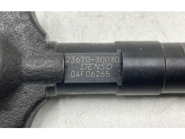 Форсунка 2367030030, 04F06265    Toyota Hilux (AN10, AN20, AN30)   