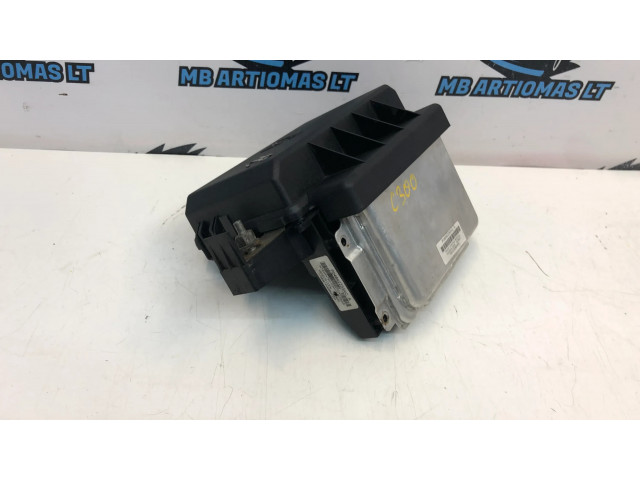 Блок предохранителей  P04692230AG, P04692233AC   Chrysler 300 - 300C    