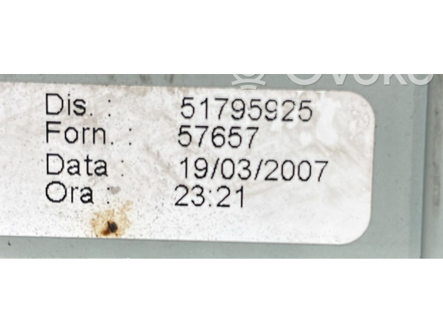   Pojistková skříňka 51795925, 51795925   Lancia Musa 2006