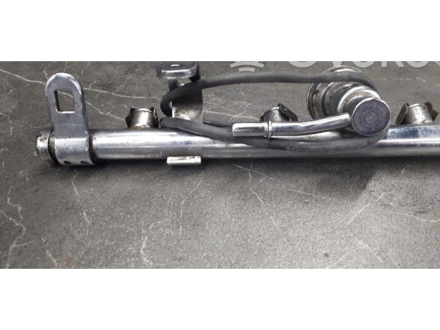 Vstřikovací lišta 04891337AB   Mini One - Cooper R50 - 53     