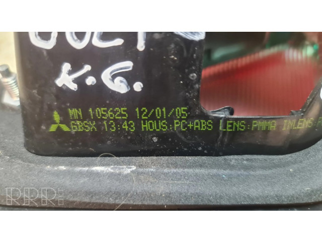 Задний фонарь левый сзади MN105625, E32348    Mitsubishi Colt CZ3   2006-2009 года