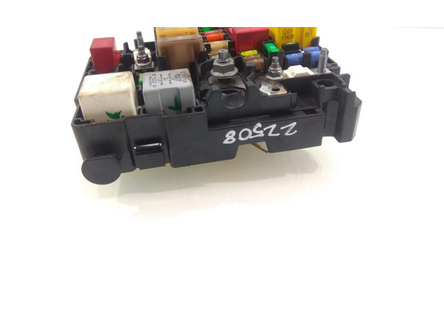   Pojistková skříňka 9804846880   Peugeot 3008  2019