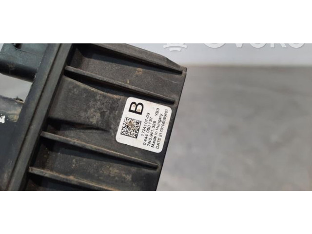 Zámek zadních dveří 7N0941329   Volkswagen Amarok 2017