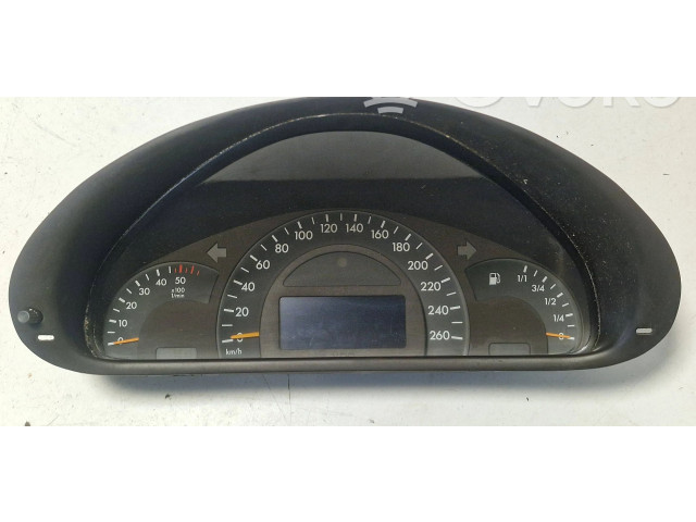 Přístrojová deska  Mercedes-Benz C W203 2002 A2035401311, 110003896015  