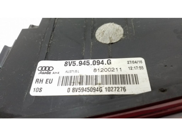 Задний фонарь правый 8V5945094G    Audi A3 S3 8V   2013-2019 года