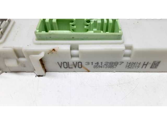   Pojistková skříňka 31412887, 8594130857   Volvo V40 Cross country 2014