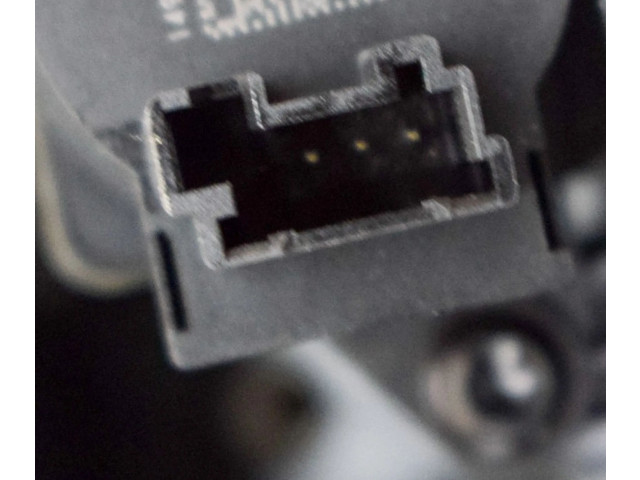 Дисплей    149471500D, 108954300J   Tesla Model 3