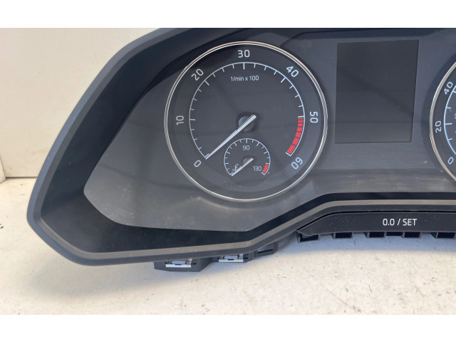 Přístrojová deska  Skoda Superb B8 (3V) 2017 3V0920951A, 3V0160  