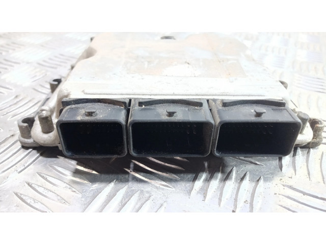 Řídící jednotka 0281001934, 8200078730   Renault Scenic I 2001