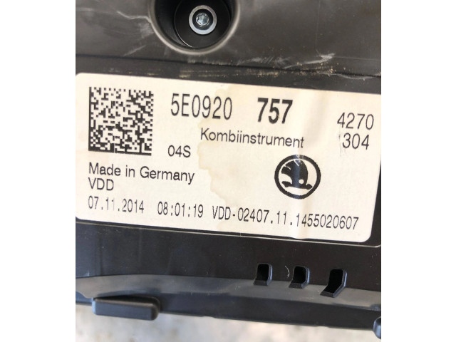 Přístrojová deska  Skoda Octavia Mk3 (5E) 2014 5E0920757  