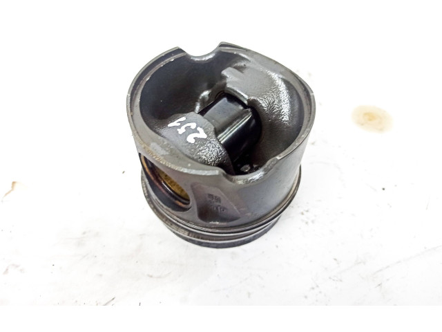  Поршень 642872   Mercedes-Benz R W251  